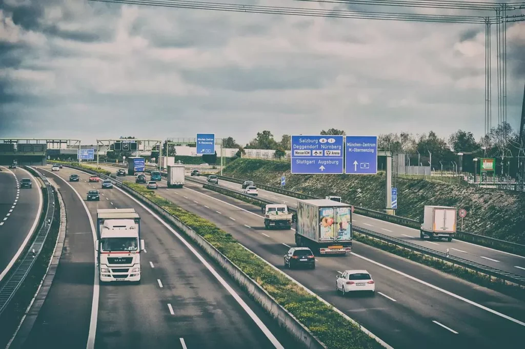 Wybieramy używane naczepy – na co zwrócić uwagę?